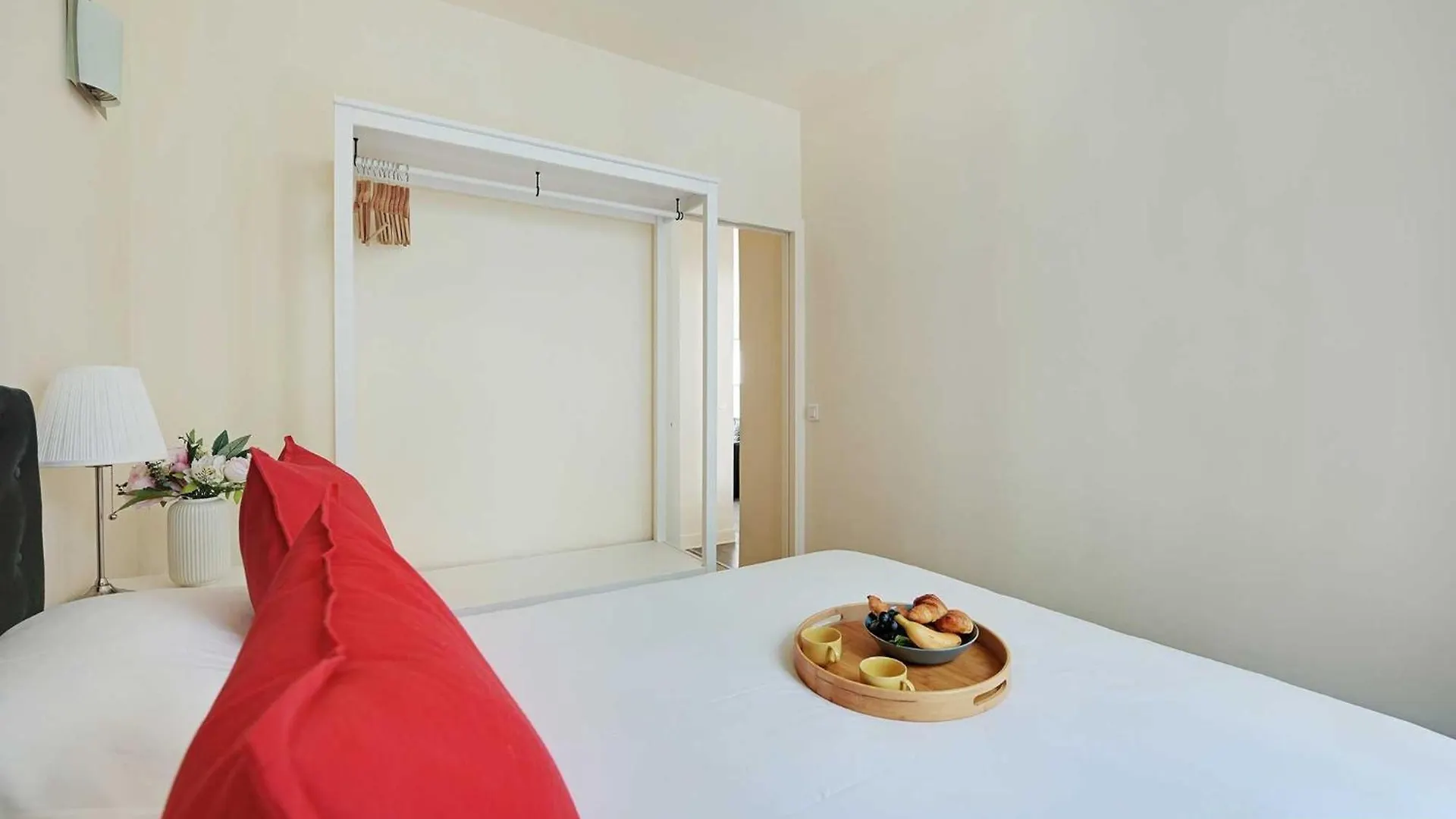 Charmant Appartement Au Bord Du Canal Saint-Martin パリ